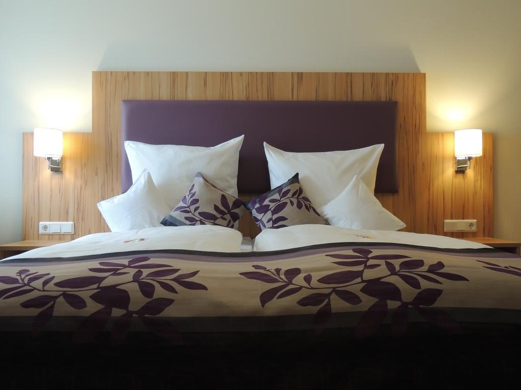 Sutter'S Landhaus Hotel Gensingen Phòng bức ảnh